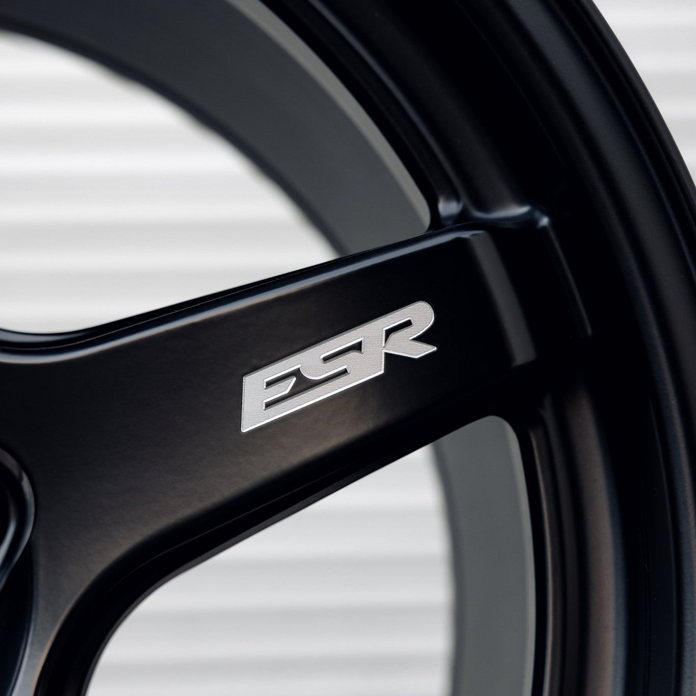 ESR APX5C Satin Black * NEW*