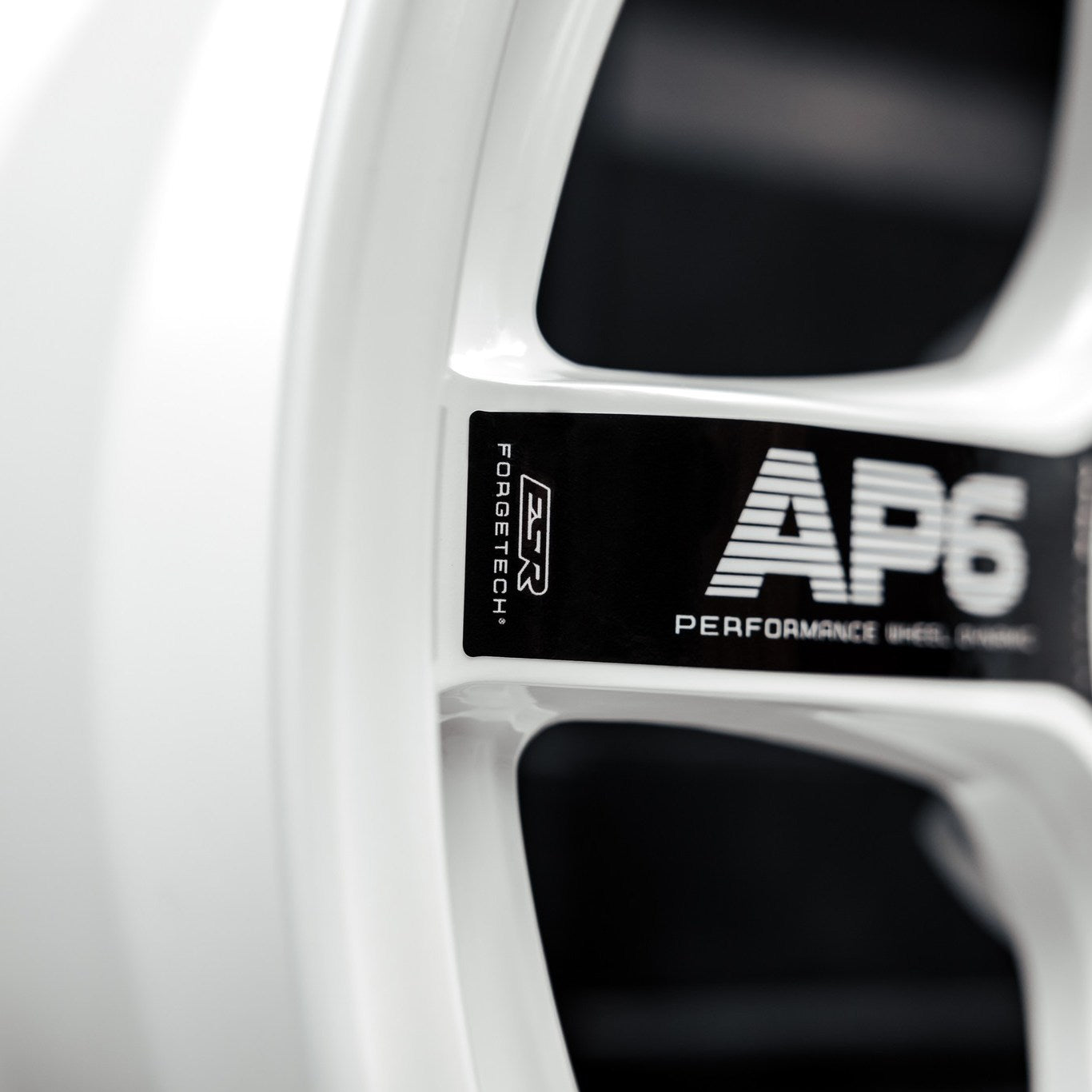 ESR AP6 GLOSS WHITE